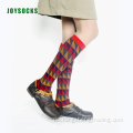 Festliche geometrische Knie-High Dame&#39;s Socken der nationalen Art